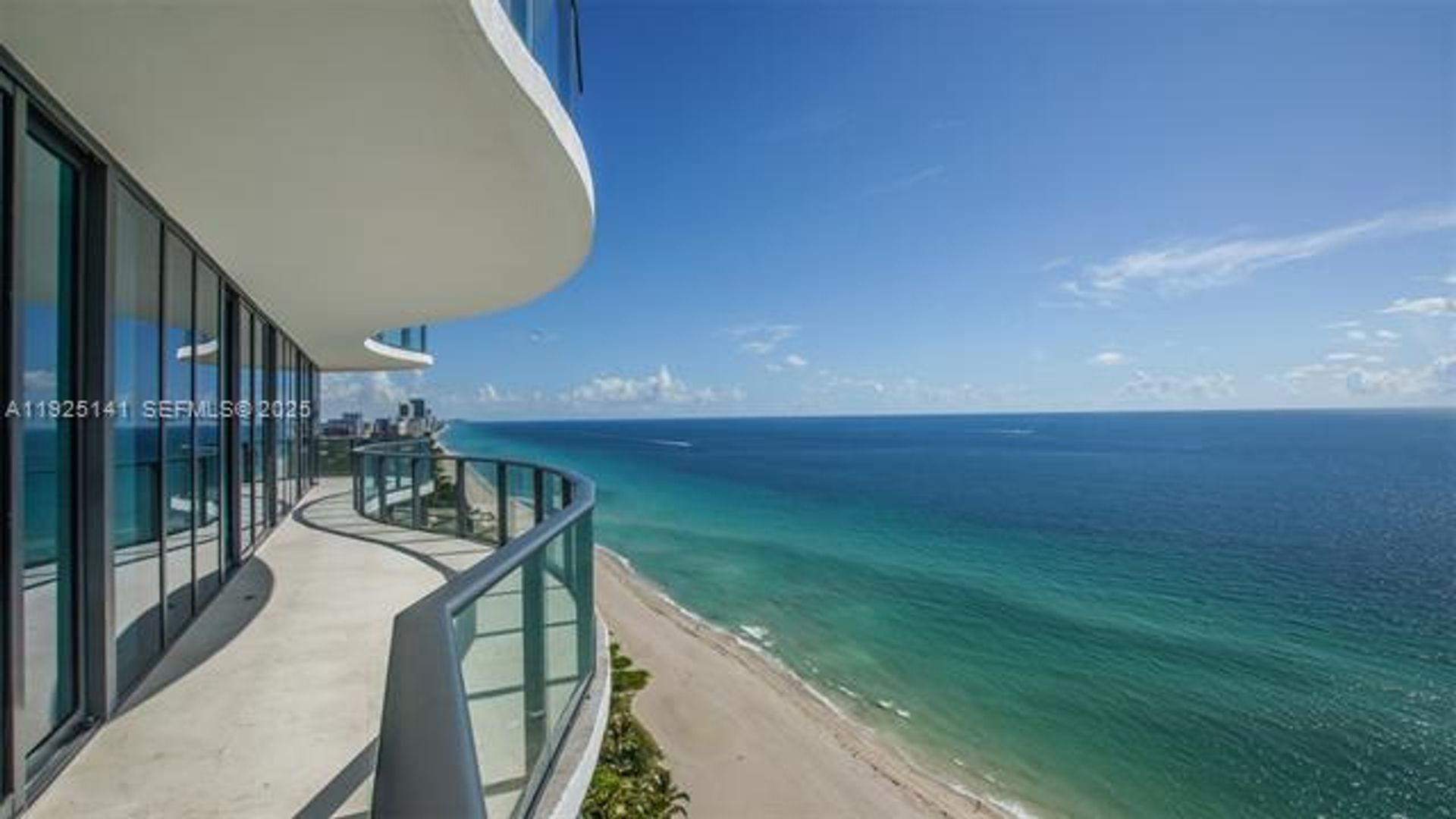 SUNNY ISLES BEACH Apartment: 19575 Collins Av appt 19