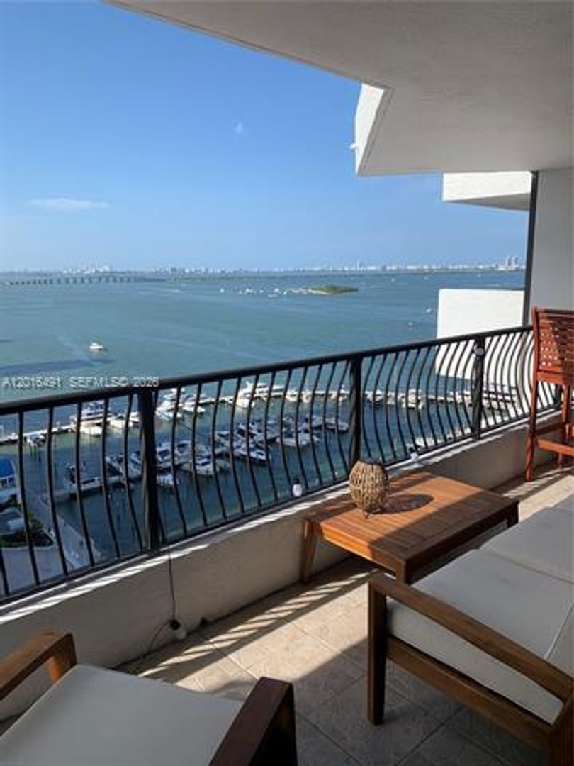 Miami Condo: 555 NE 15th St # 19E