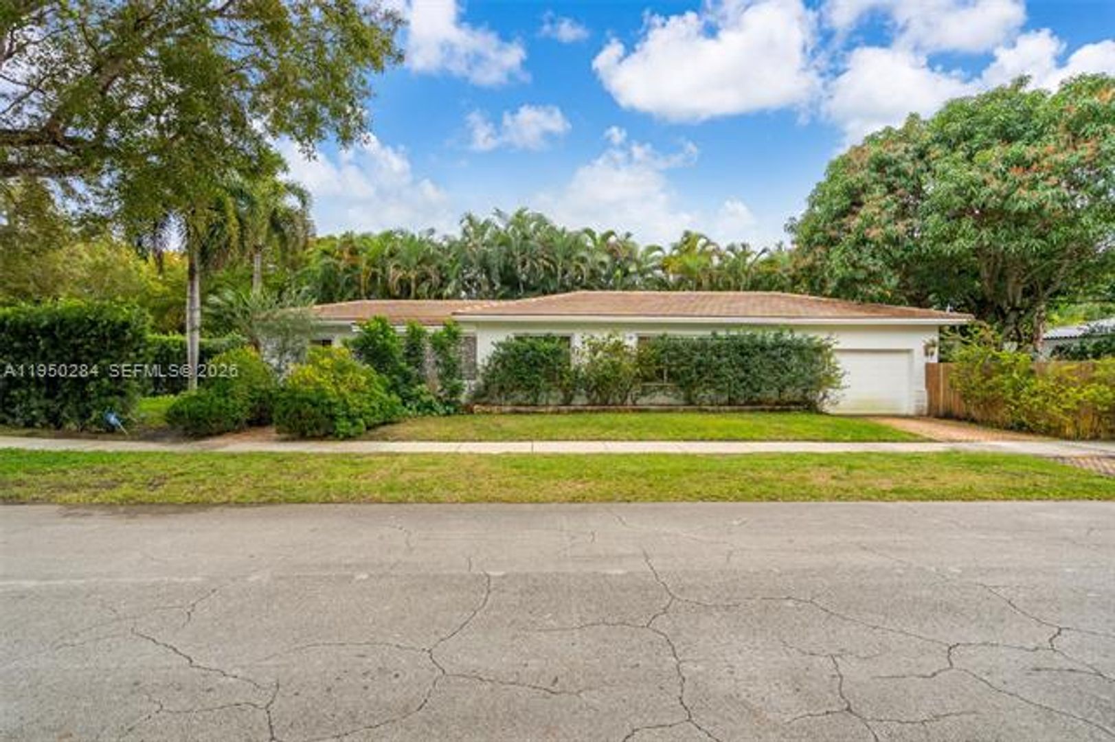 MIAMI SHORES House: 9550 NW 1st Ave #9550