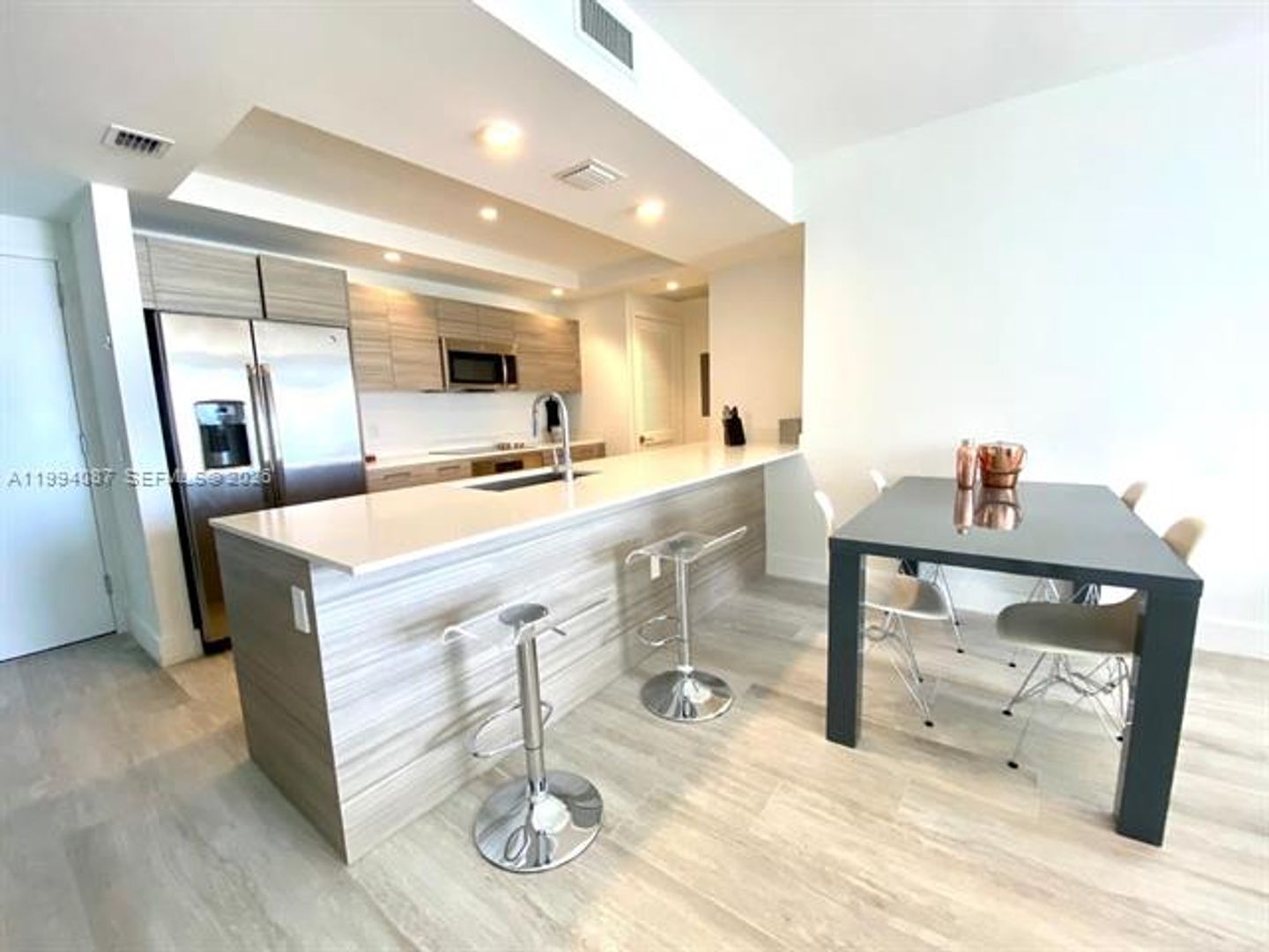 MIAMI Apartment: 121 NE 34th St # 807