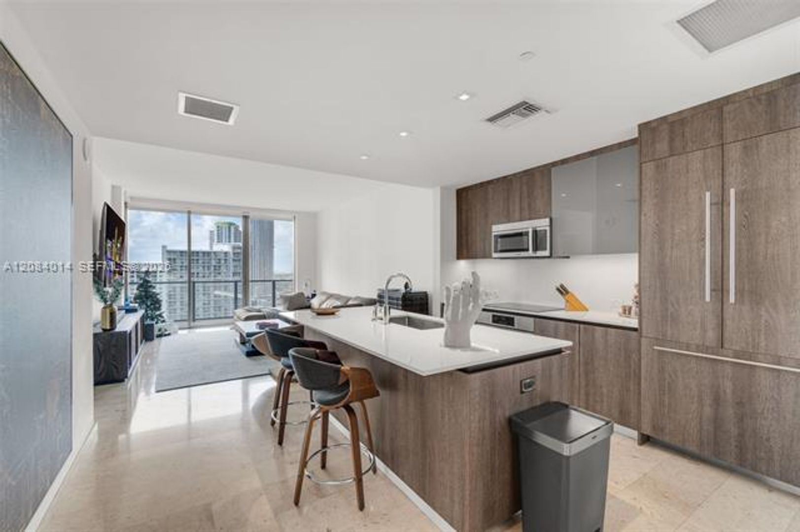 Miami Condo: 68 SE 6th St cu-2406