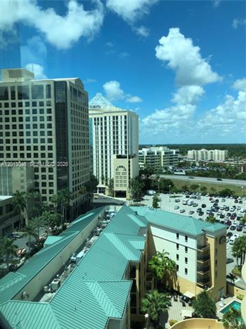 Miami Apartment: 9055 SW 73rd Ct #1008