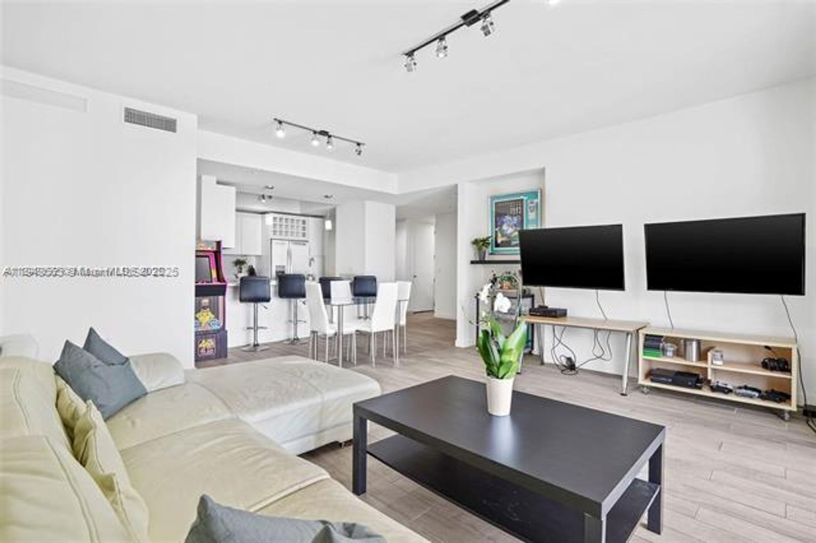 MIAMI Apartment: 999 SW 1st Ave unit 2717