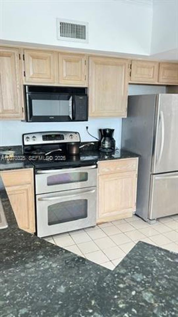 Coral Gables Condo: 1280 S Alhambra Cir cu-2411