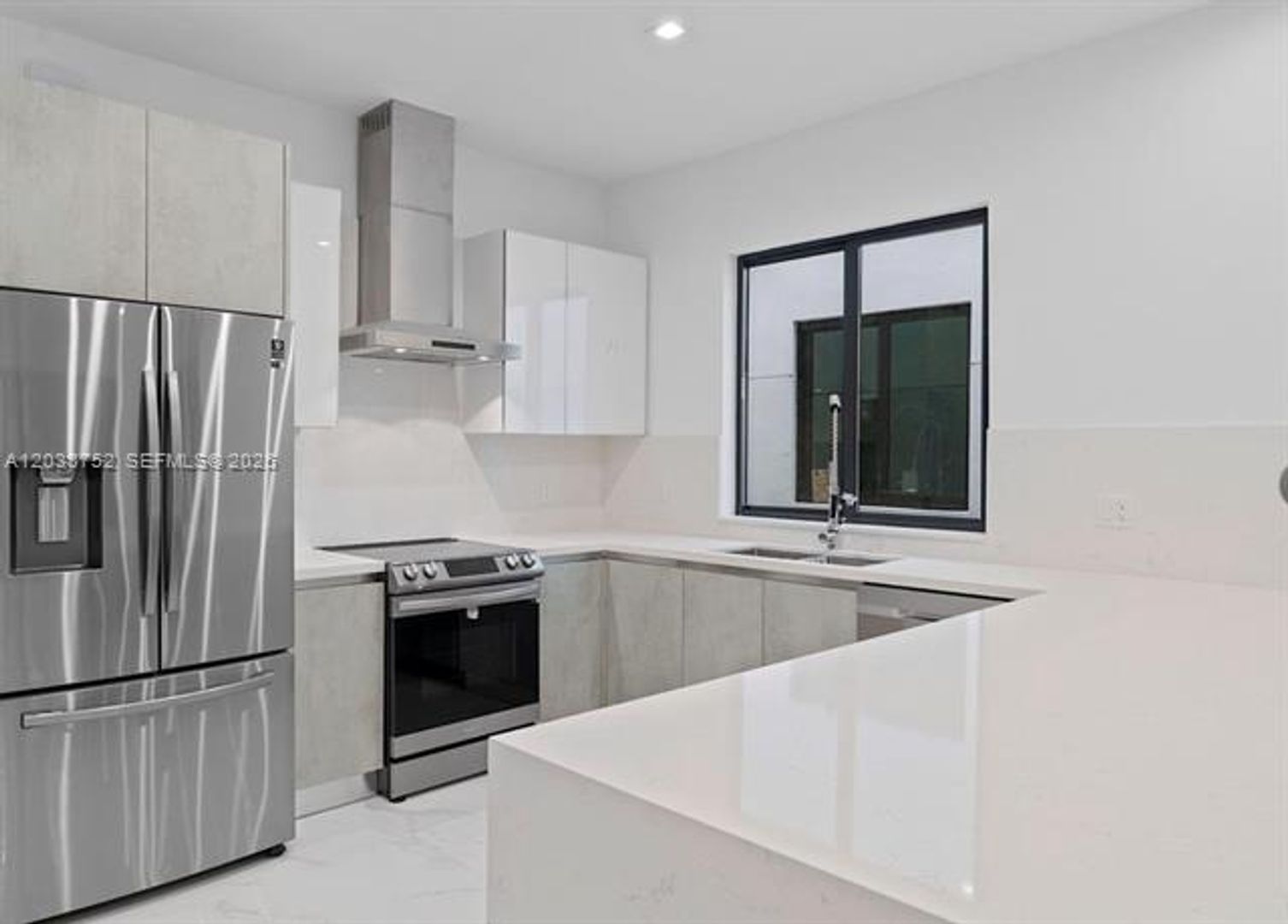 Miami Townhome: 3374 Perry Frow Dr th B