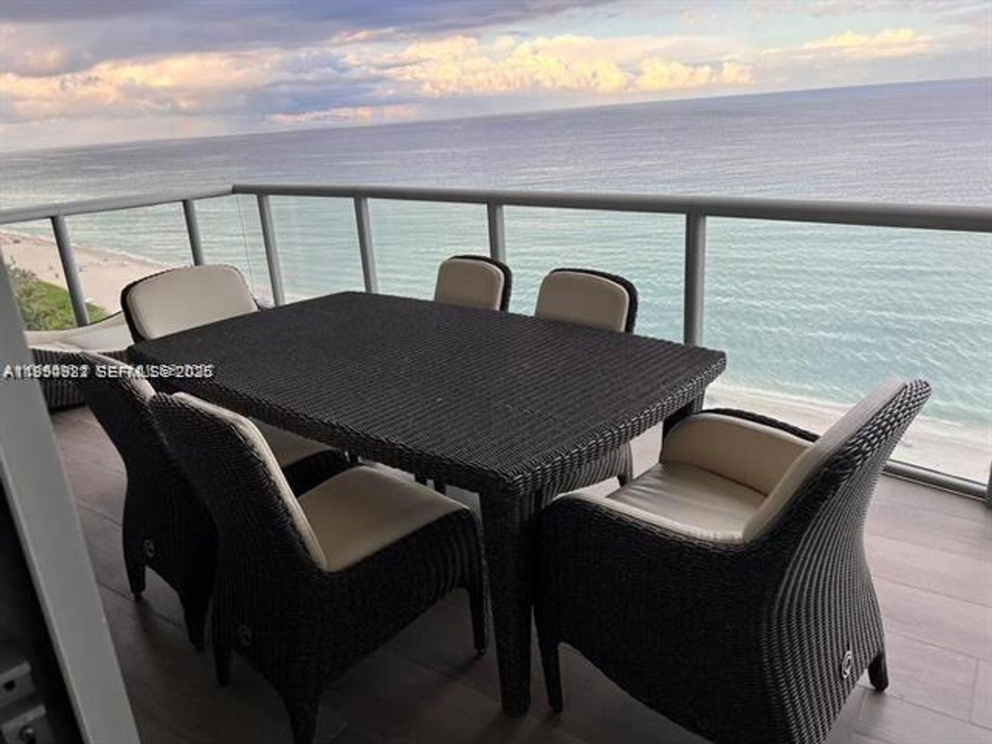 SUNNY ISLES BEACH Apartment: 17121 Collins Ave appt 1207