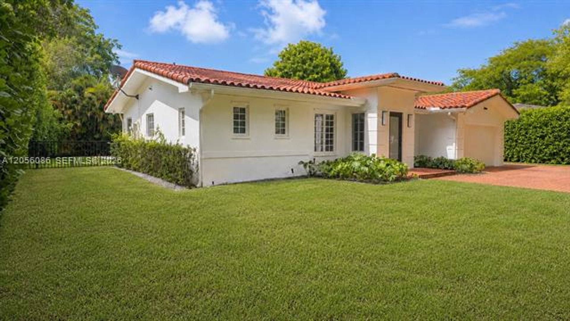 Coral Gables House: 614 San Juan Dr # 614