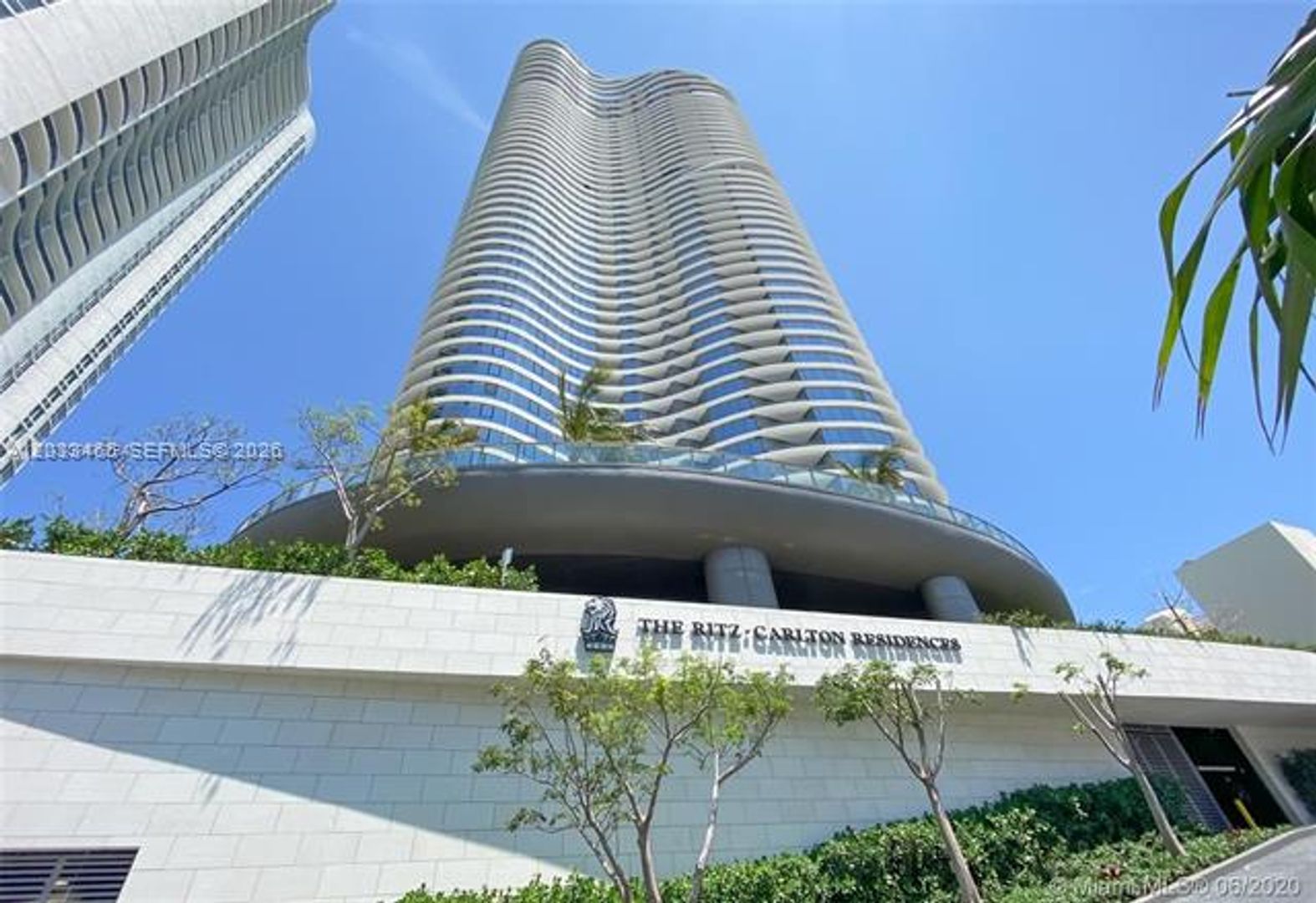 Sunny Isles Beach Condo: 15701 Collins Ave # 1403