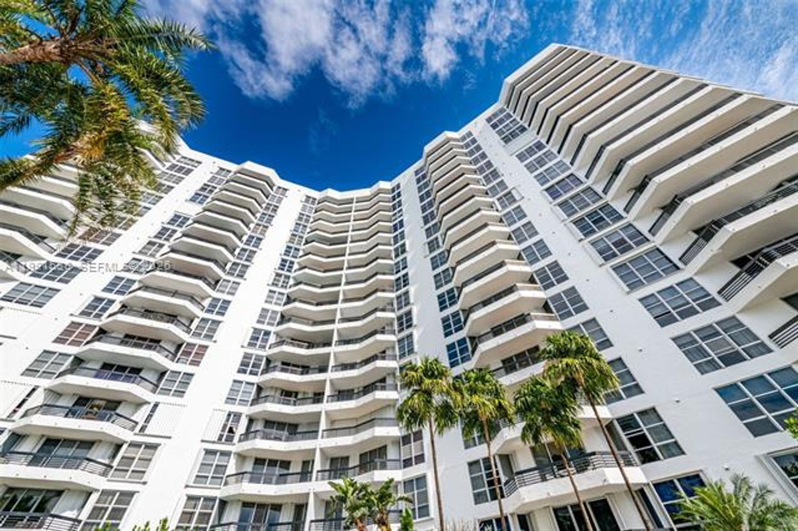 AVENTURA Apartment: 3600 Mystic Pointe Dr unit 1212