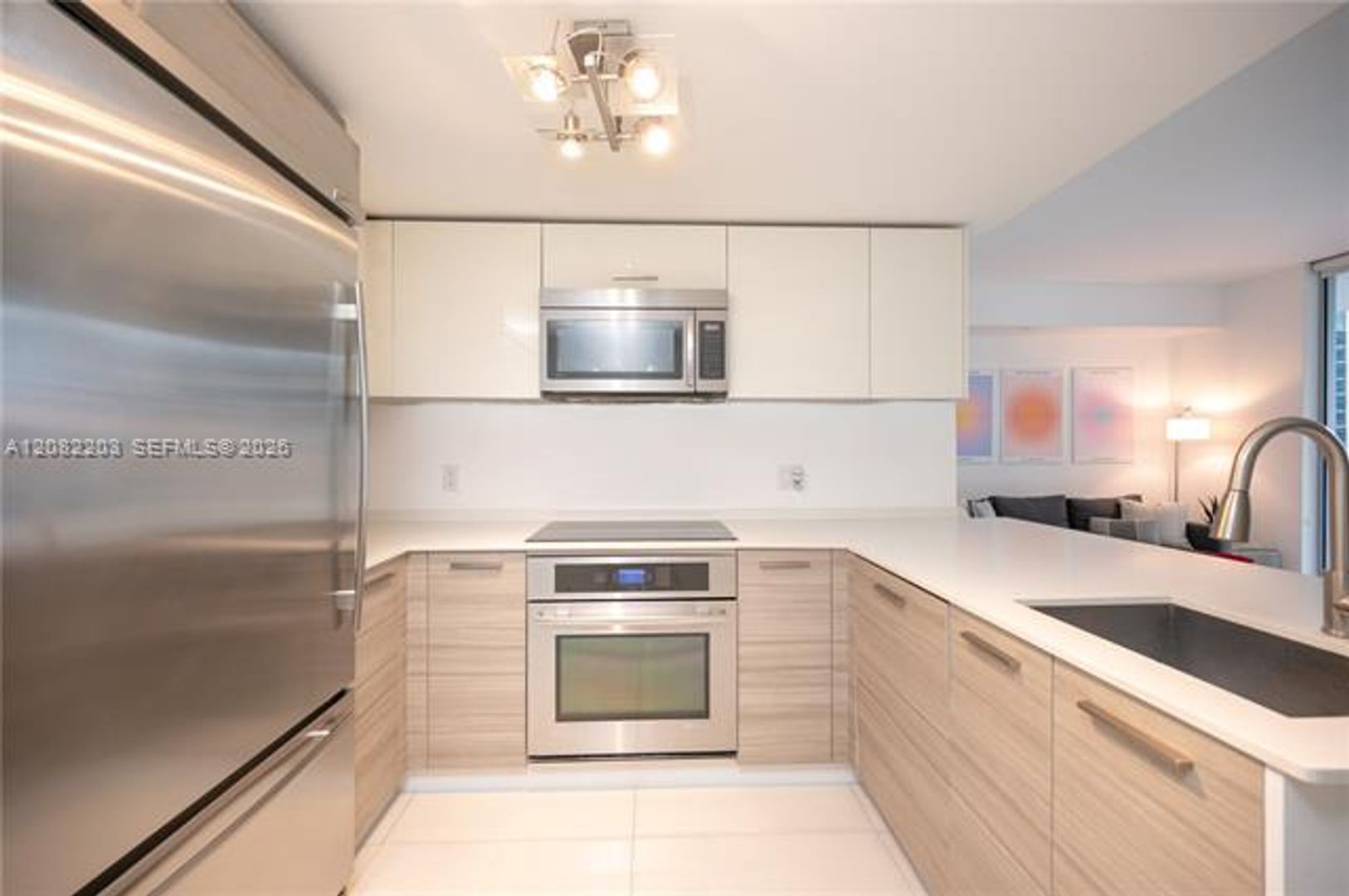 Miami Condo: 1300 Brickell Bay Dr cu-1601
