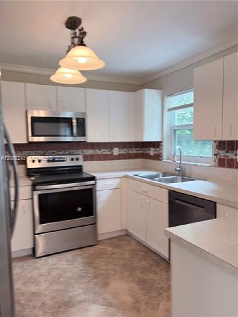 Pembroke Pines Townhome: 2297 NW 171st Ter th 2297
