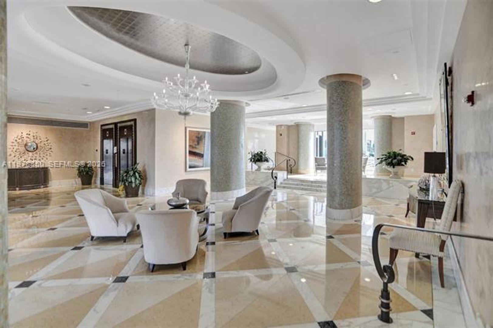 MIAMI BEACH Apartment: 6917 Collins Ave # 915