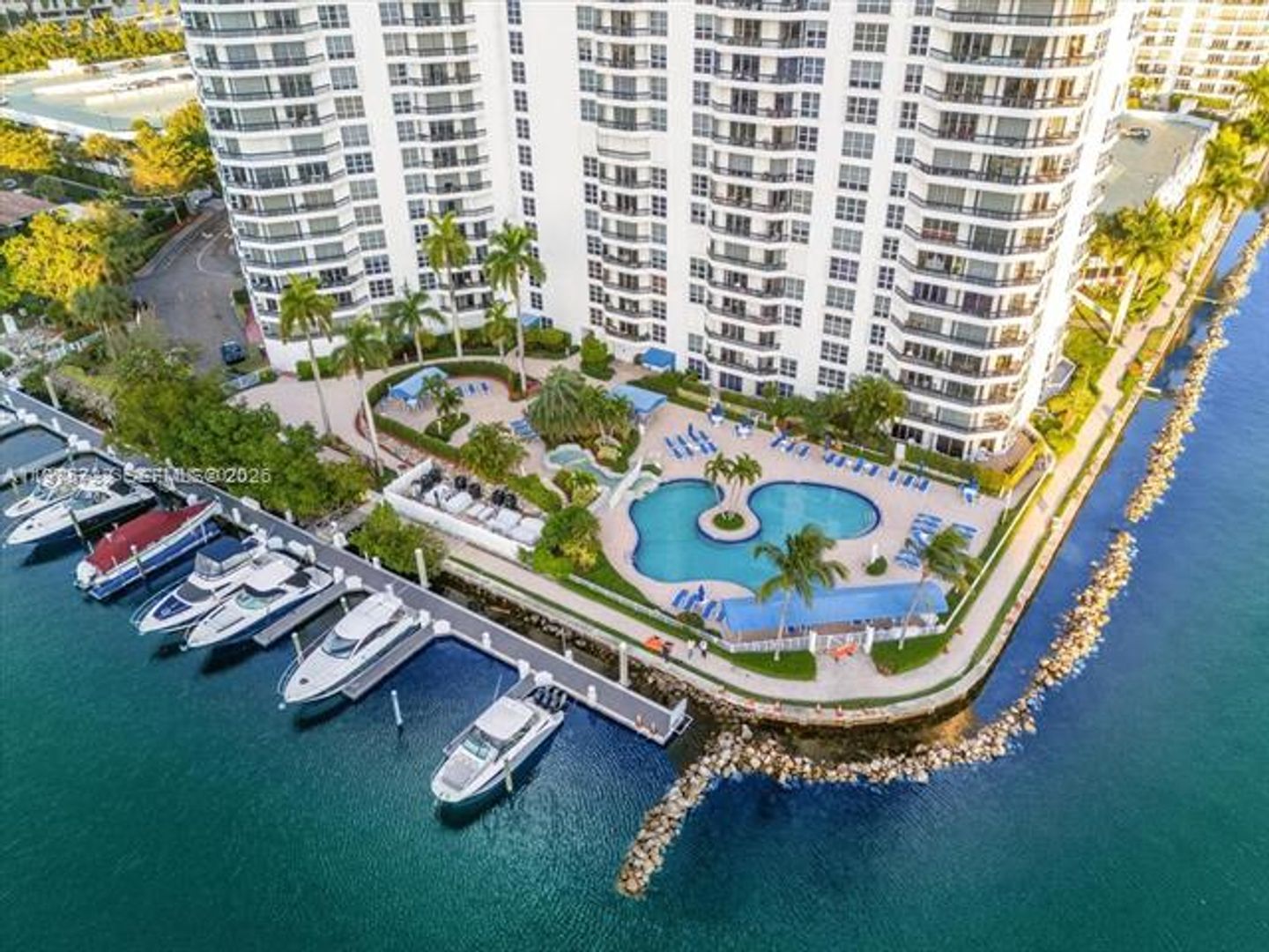 AVENTURA Apartment: 3530 Mystic Pointe Dr unit 1611