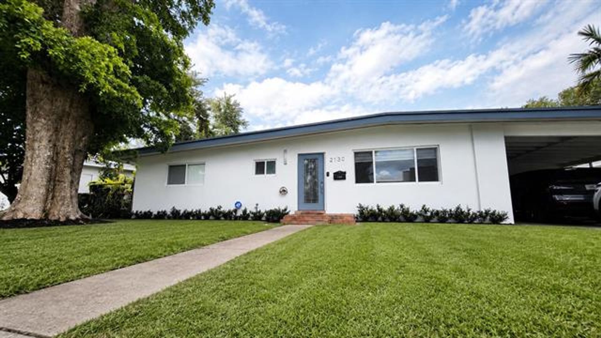 North Miami Beach House: 2130 NE 191st Dr