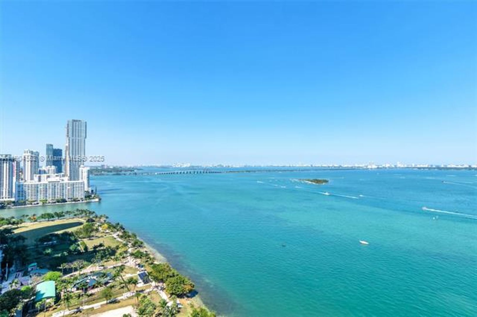 MIAMI Apartment: 1717 N Bayshore Dr unit C-4037