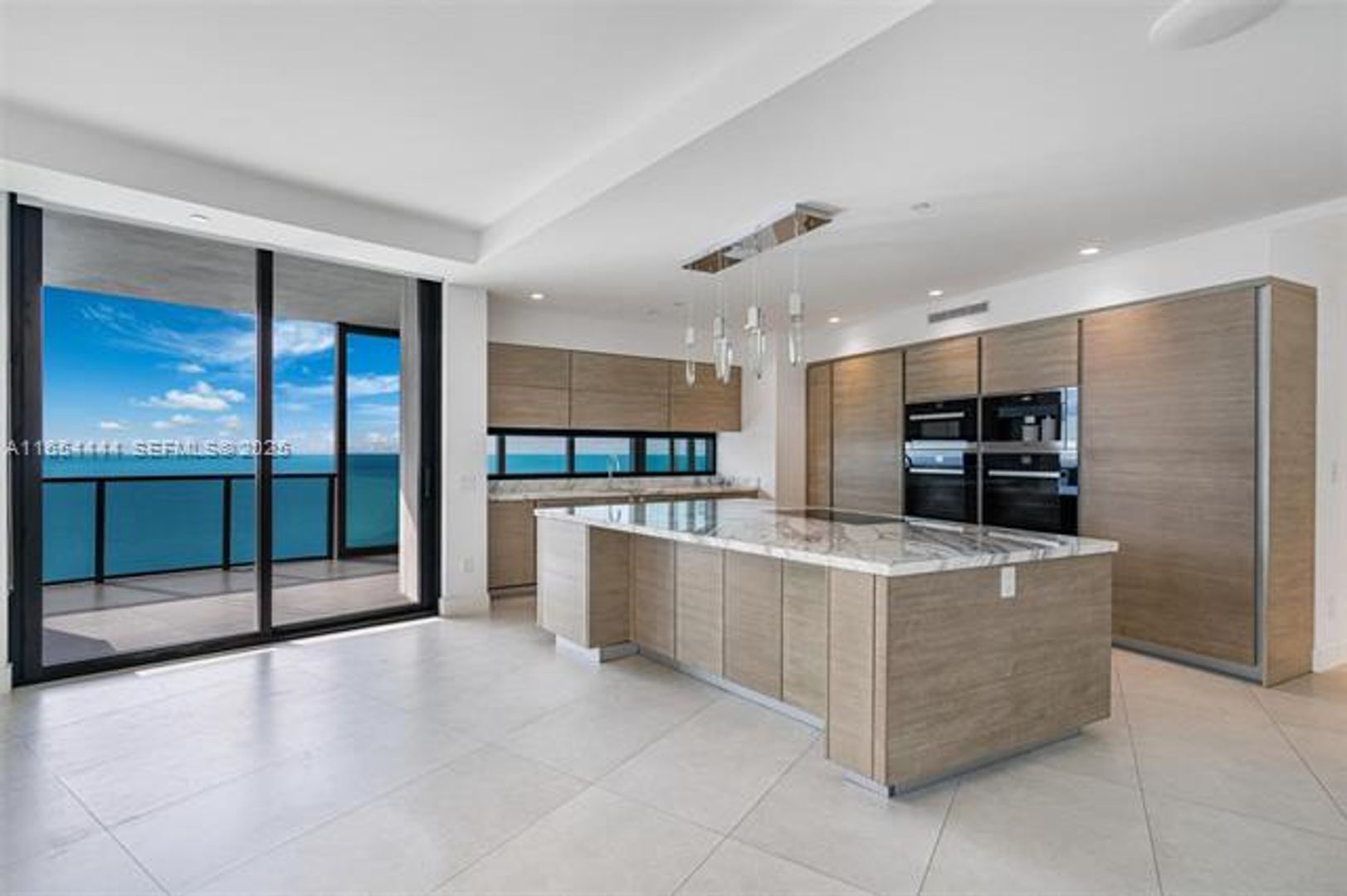 Sunny Isles Beach Condo: 18555 Collins Ave cu-5001