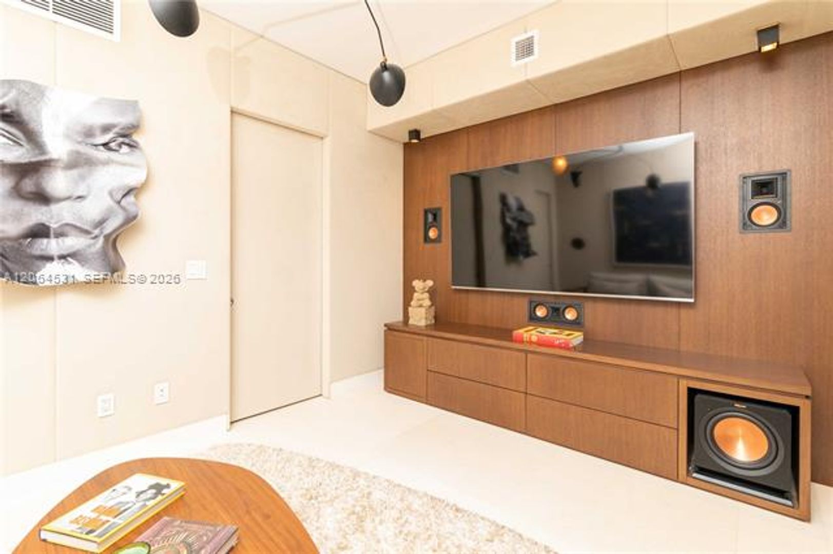 Bal Harbour Condo: 10201 E Collins Ave cu-1002