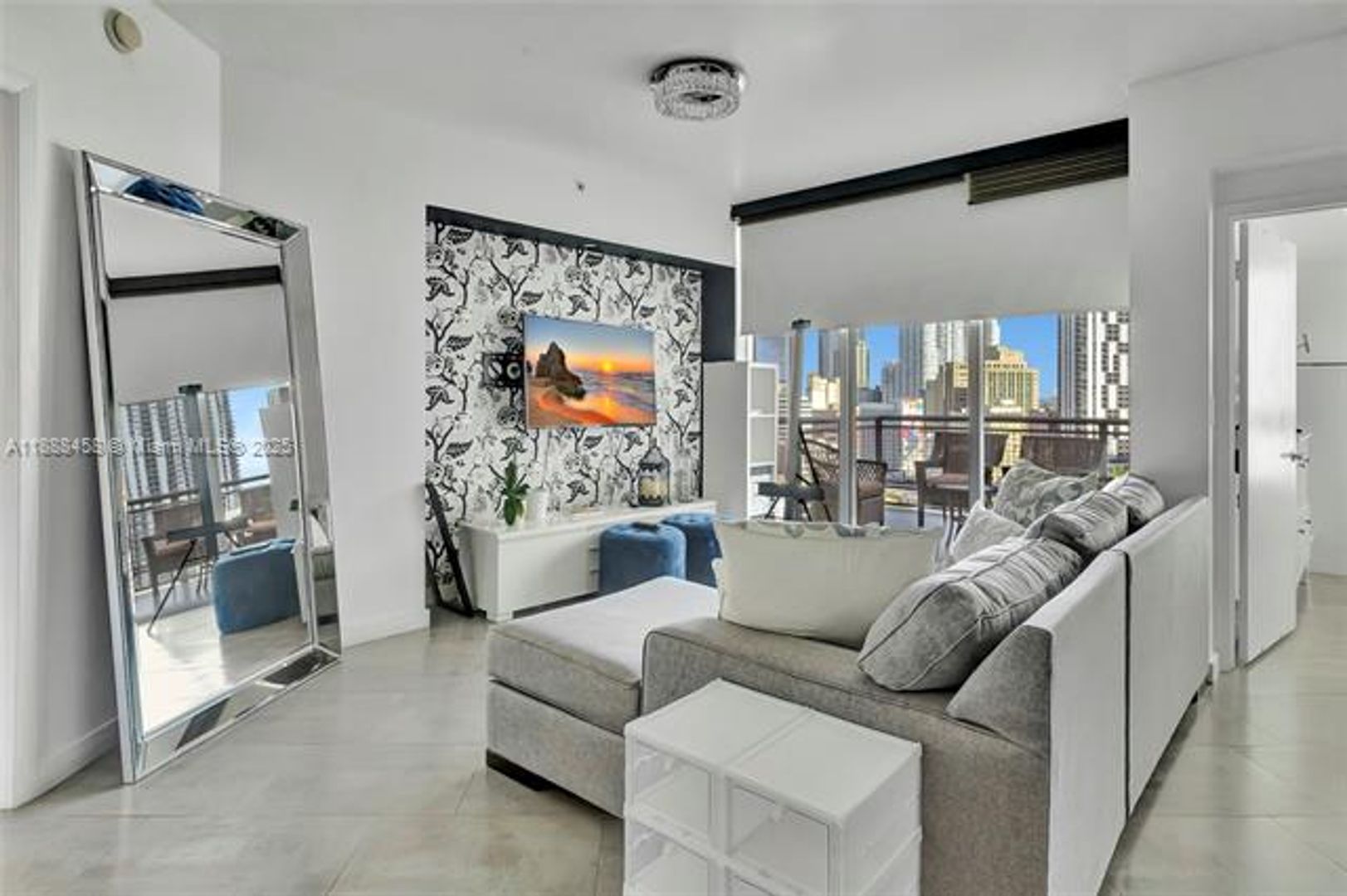 MIAMI Apartment: 350 S Miami Ave unit 1703