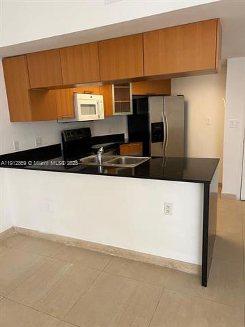 MIAMI Apartment: 1750 N Bayshore Dr unit 1615