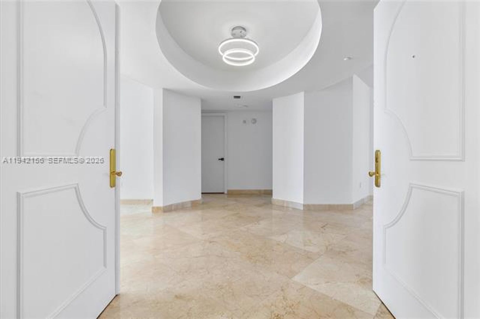 SUNNY ISLES BEACH Apartment: 19111 Collins Ave appt 1102