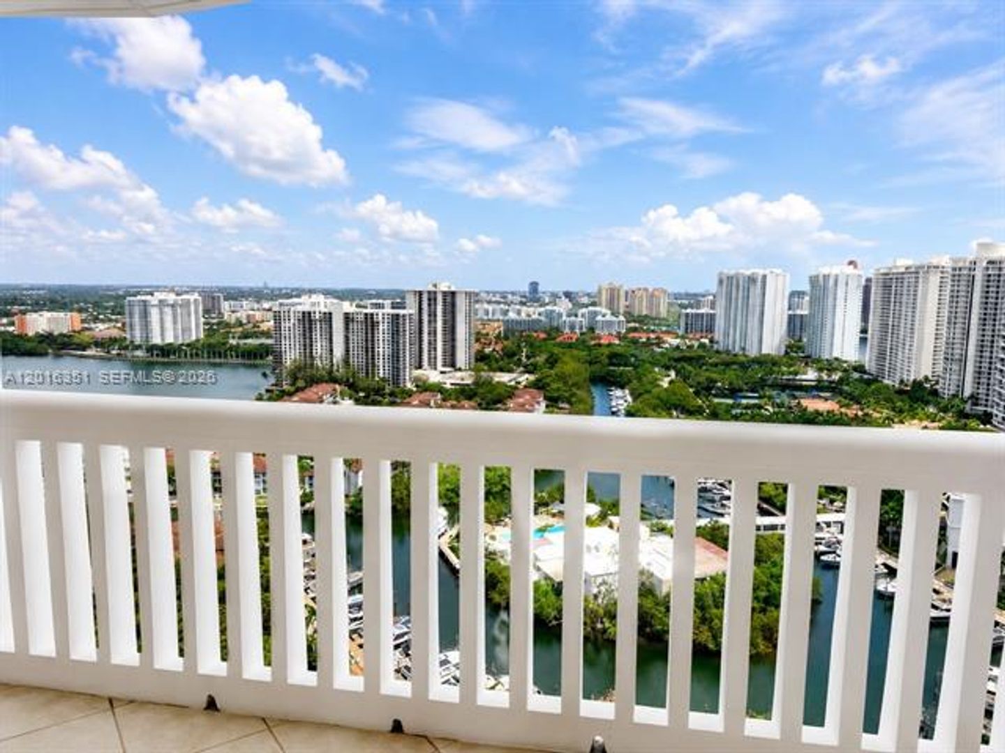Aventura Condo: 2000 Island Blvd #2710