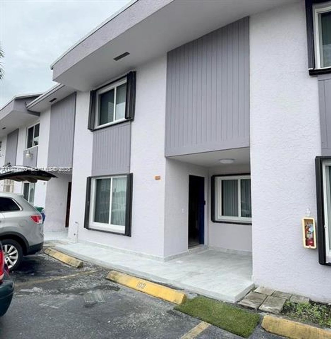 SWEETWATER Townhome: 21 SW 113th Ave th 103