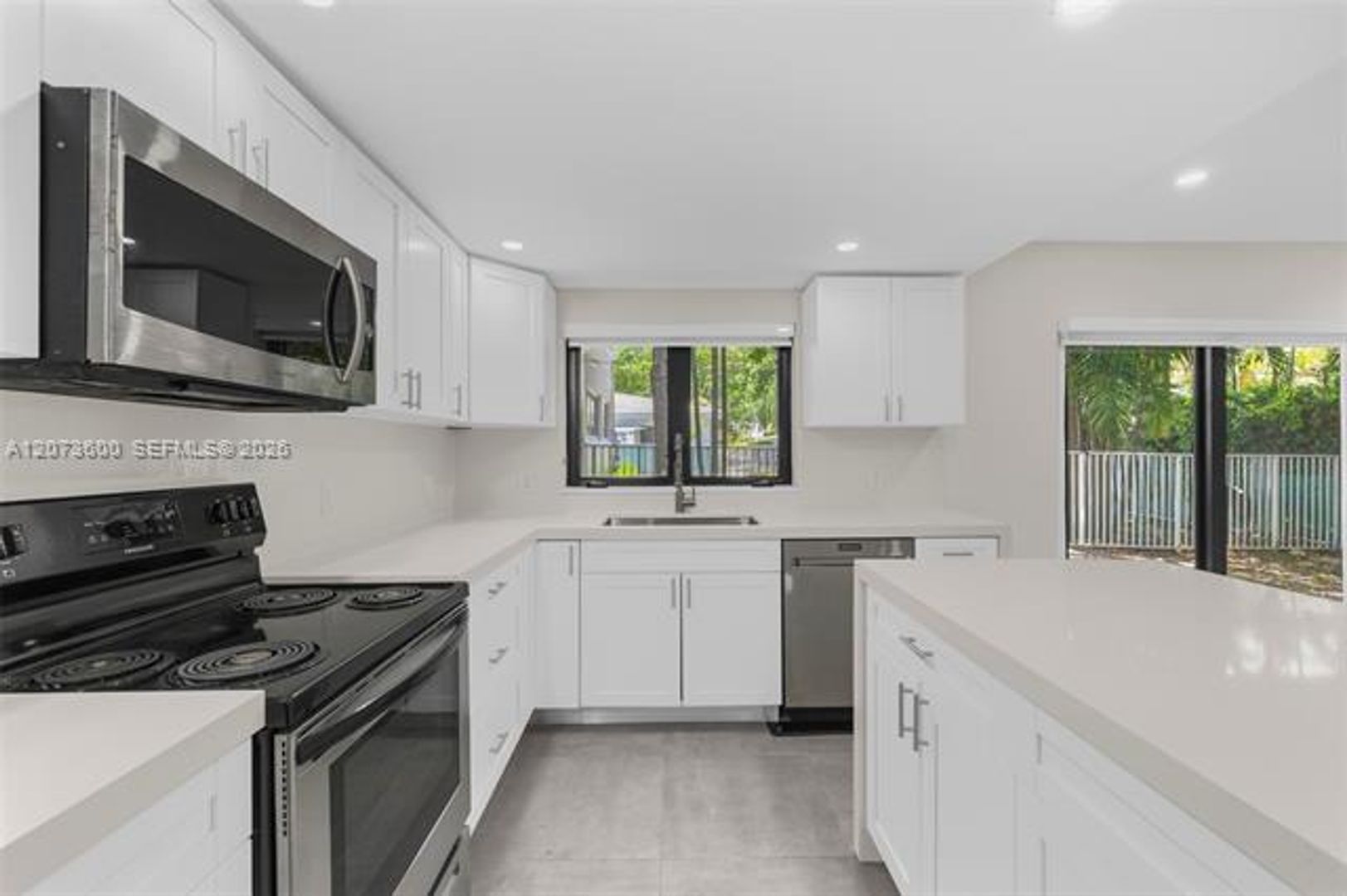 Coral Gables Townhome: 345 Sarto Ave # 345