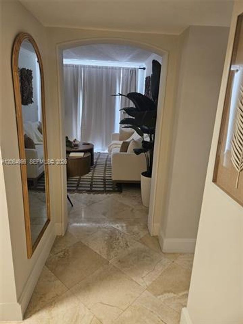 Miami Condo: 2951 S Bayshore Dr cu-212