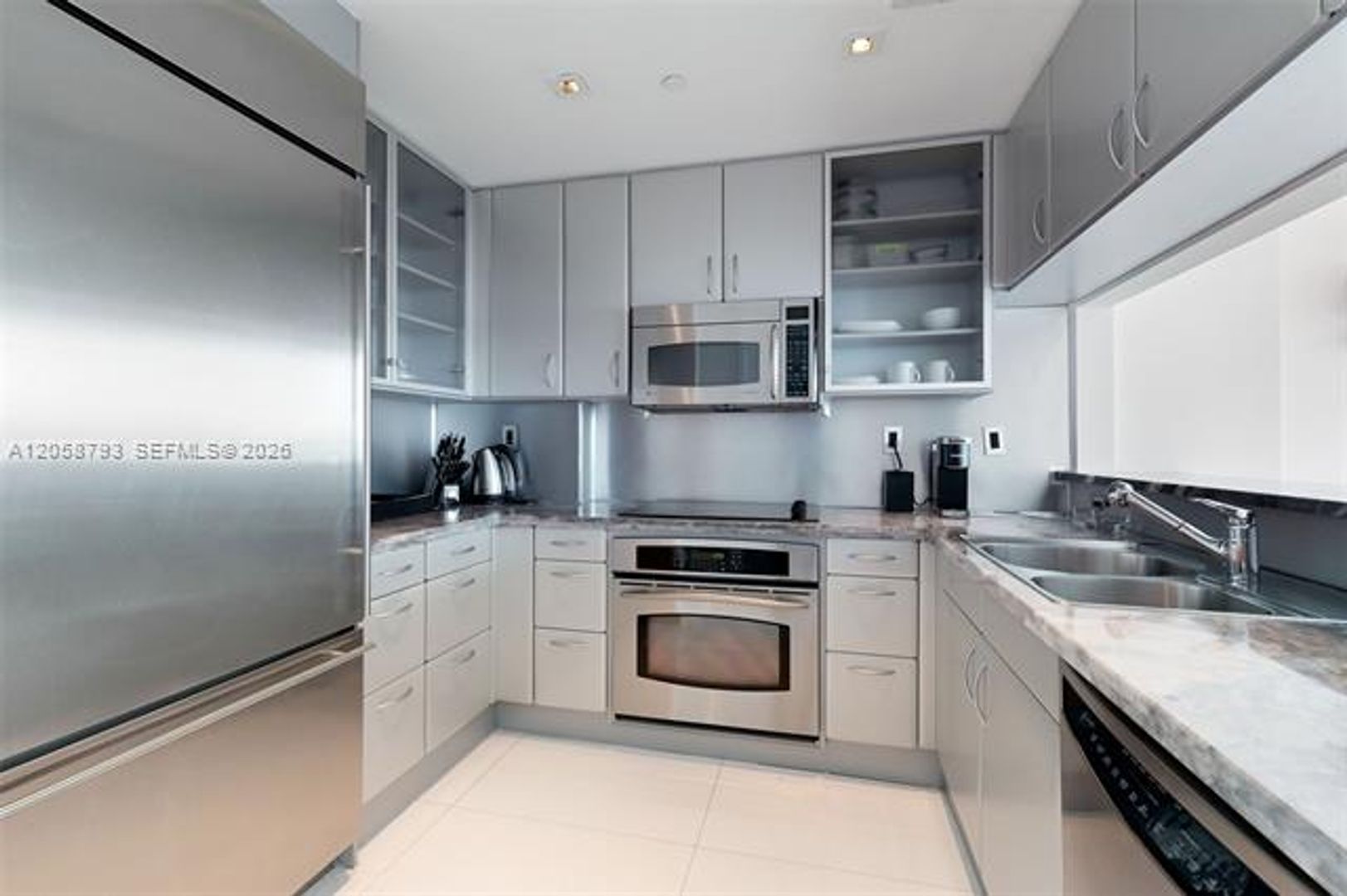Miami Beach Condo: 540 West Ave cu-513