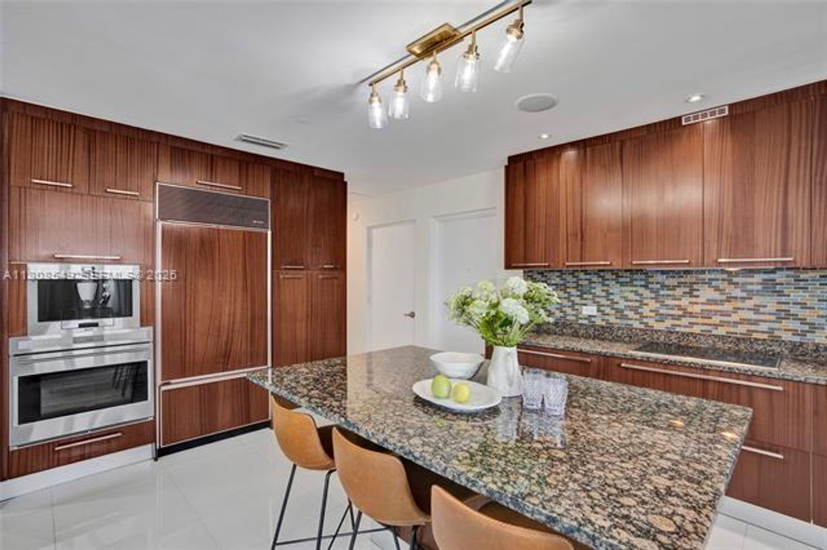 Sunny Isles Beach Condo: 16001 Collins Ave cu-1604