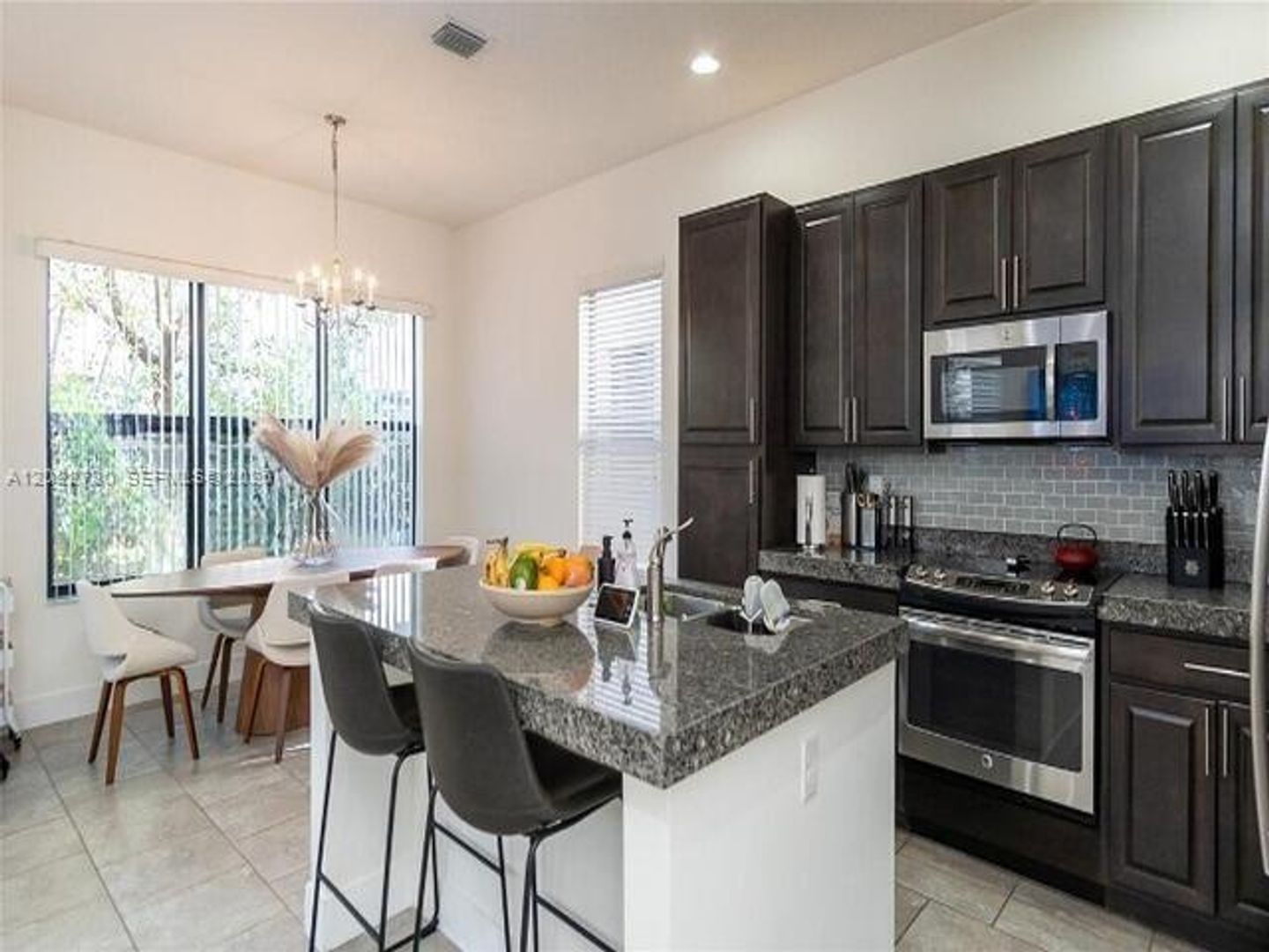 Hialeah House: 9794 W 34th Ct # 9794