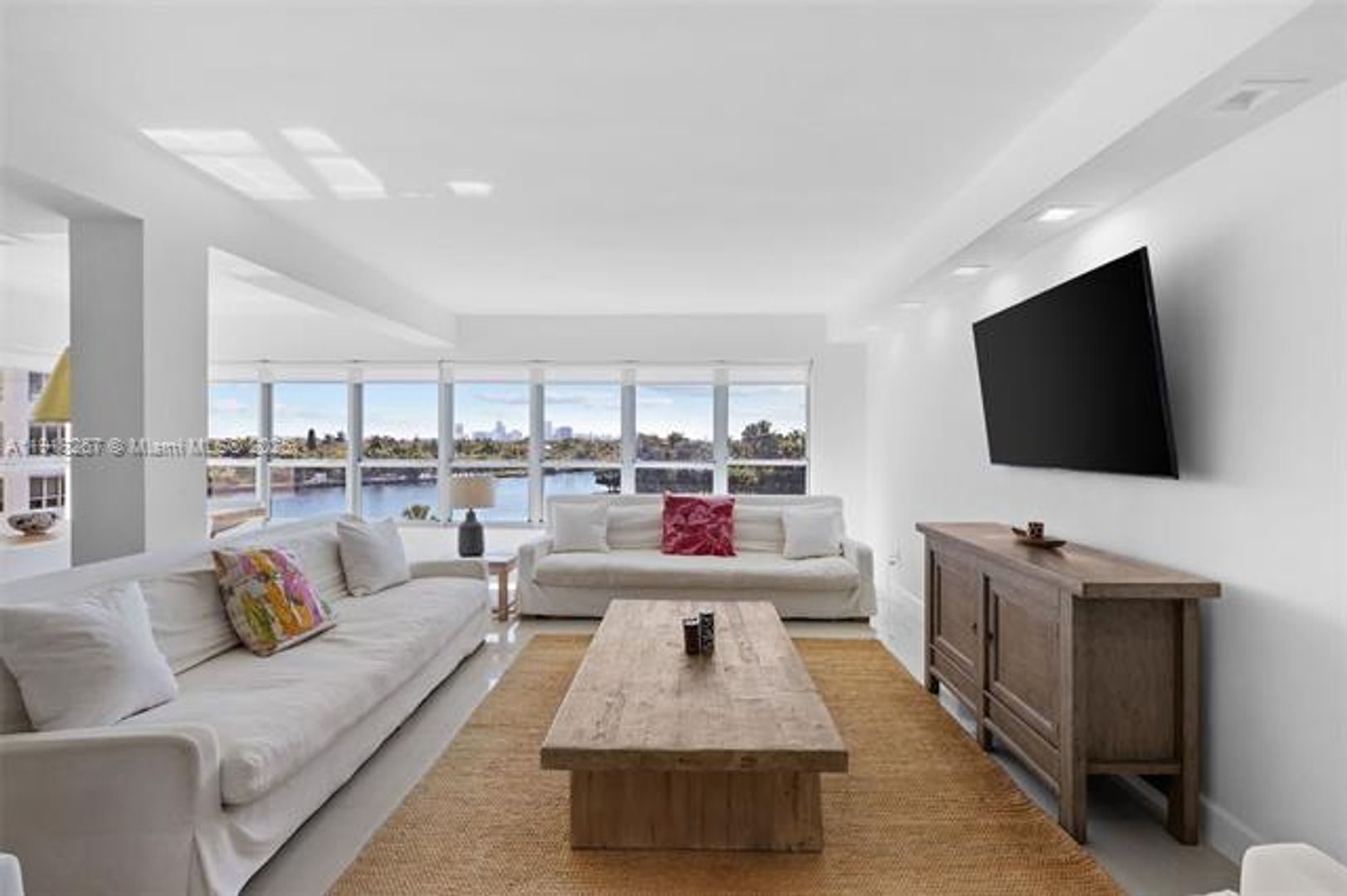 BAY HARBOR ISLANDS Apartment: 9102 W Bay Harbor Dr unit 5D