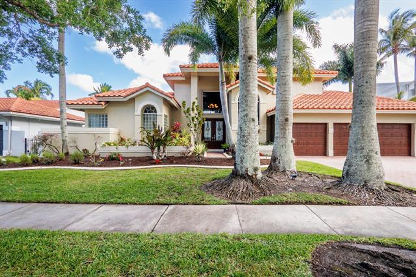 PEMBROKE PINES House: 18142 NW 15th Court