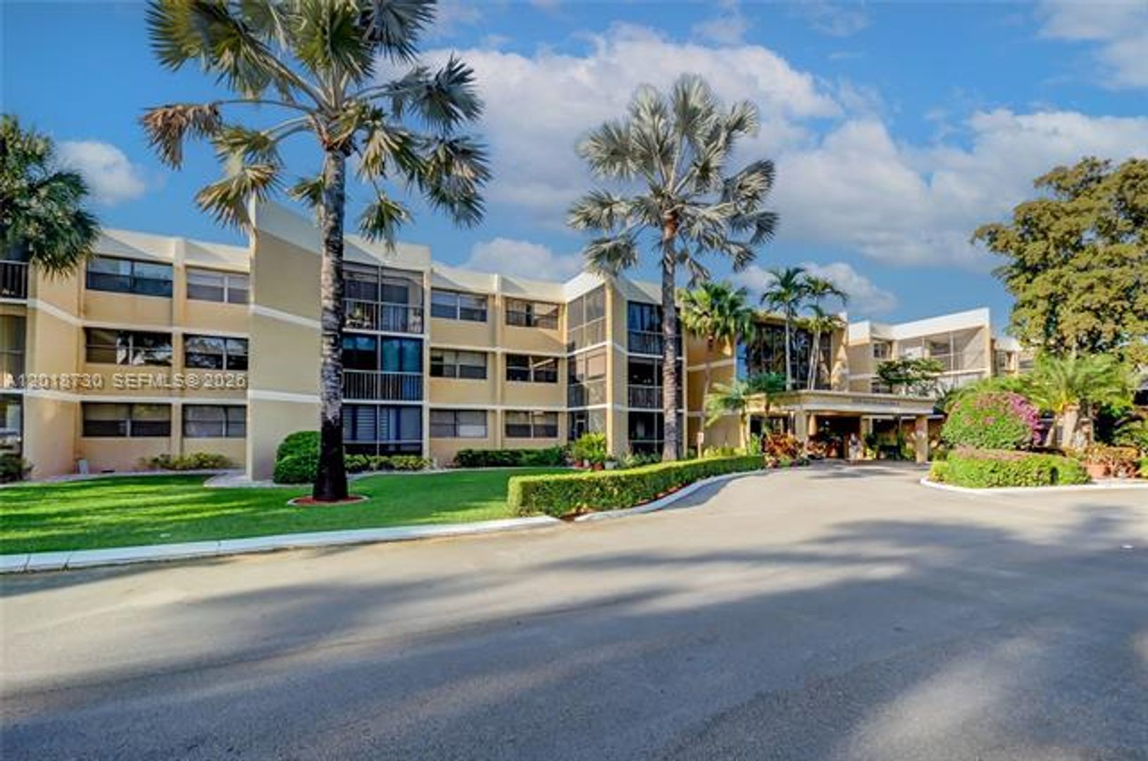 Weston Condo: 16175 Golf Club Rd #113