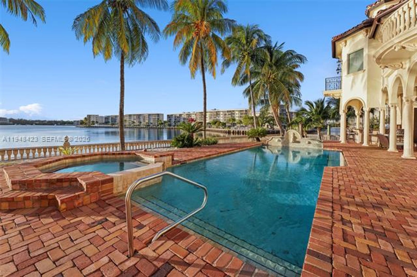 NORTH MIAMI BEACH House: 3283 NE 171st St # 0