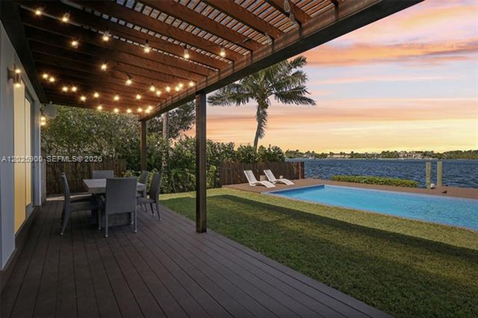 Miami Beach House: 1231 Stillwater Dr