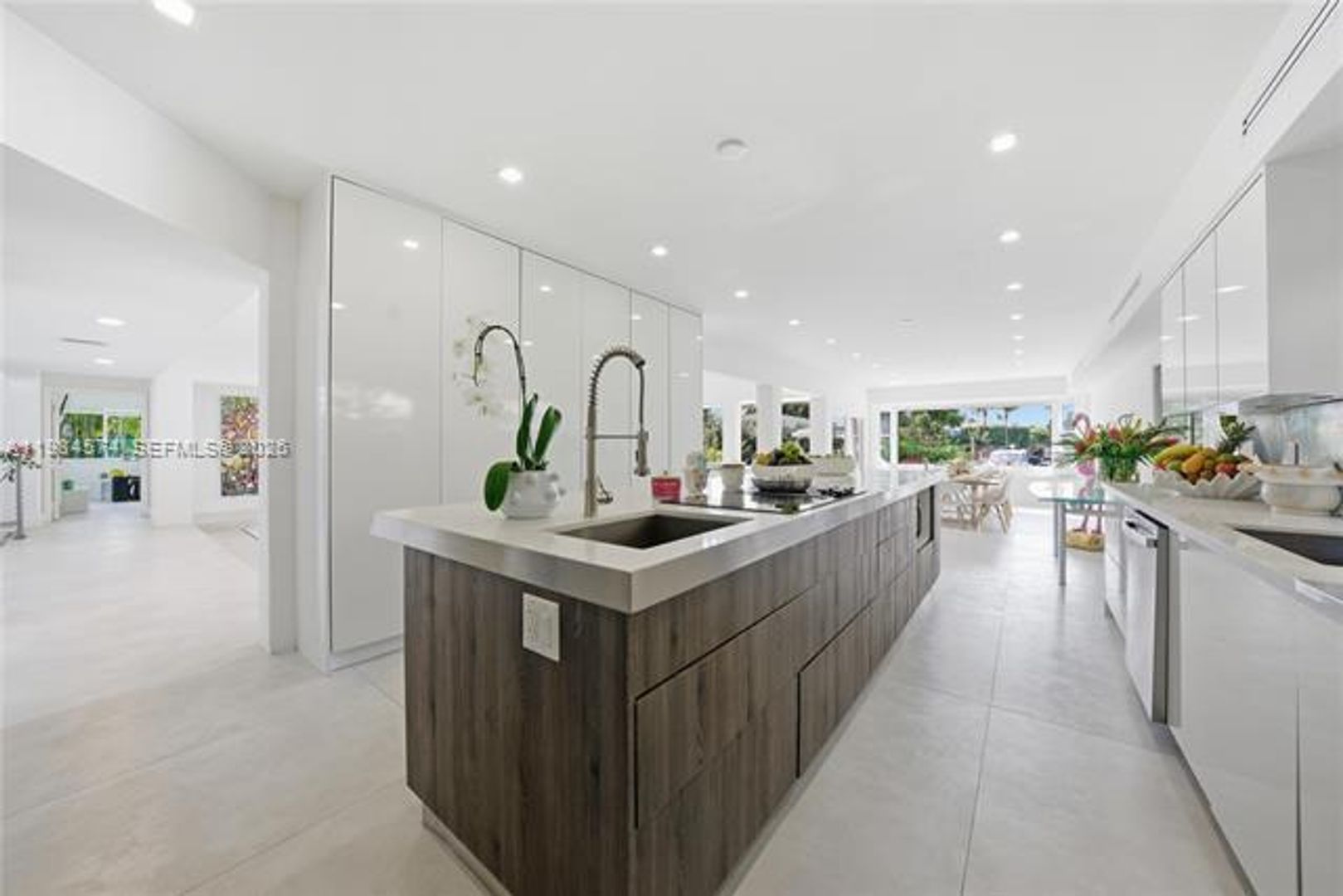 North Miami Beach House: 3401 NE 165th St # 3401