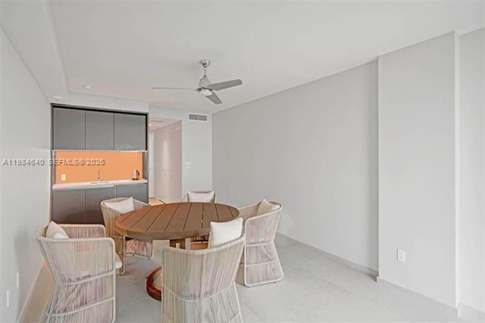 Sunny Isles Beach Condo: 18975 Collins Ave cu-Cabana 8