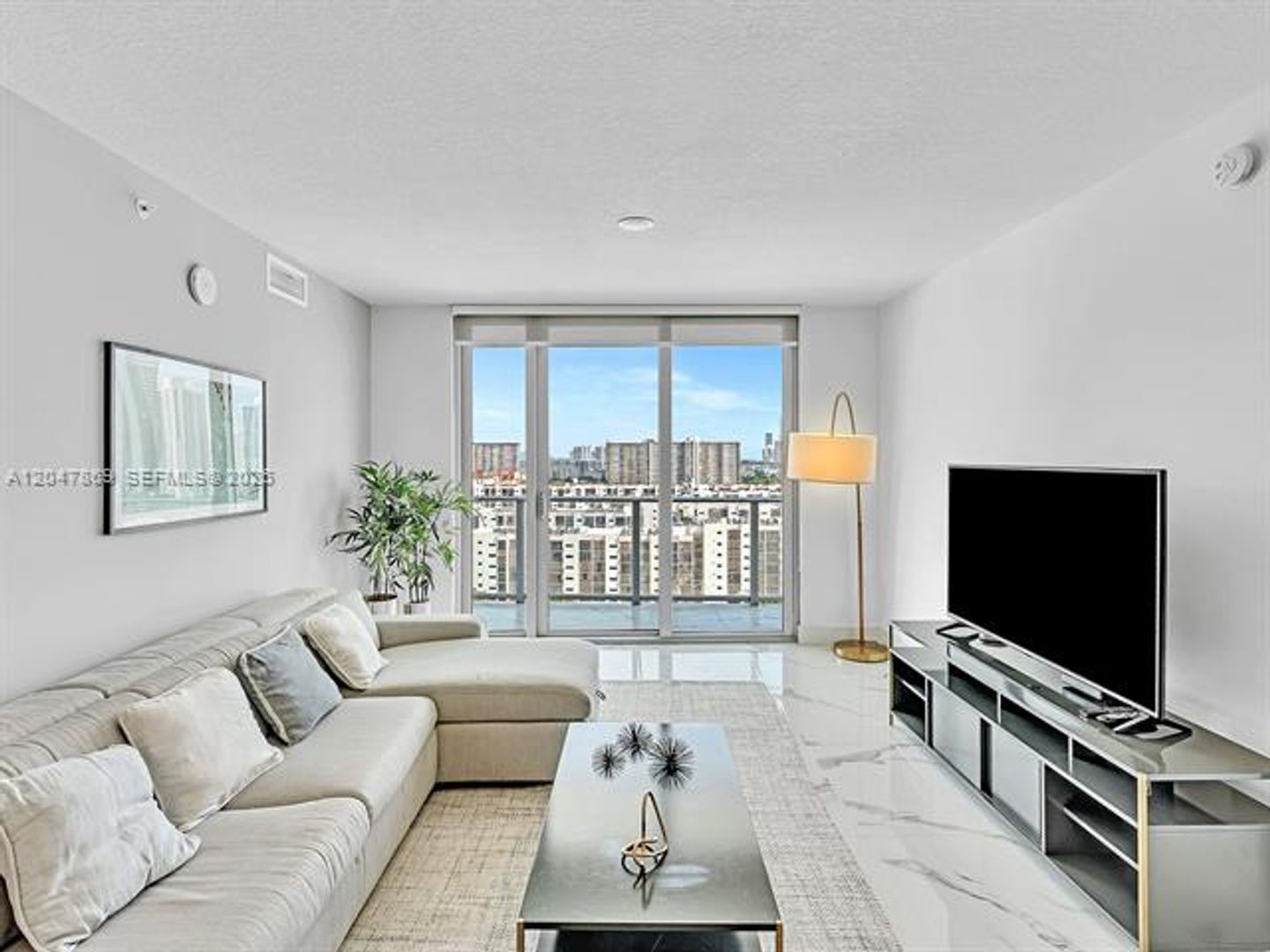 Sunny Isles Beach Condo: 300 Sunny Isles Blvd cu-4-1503