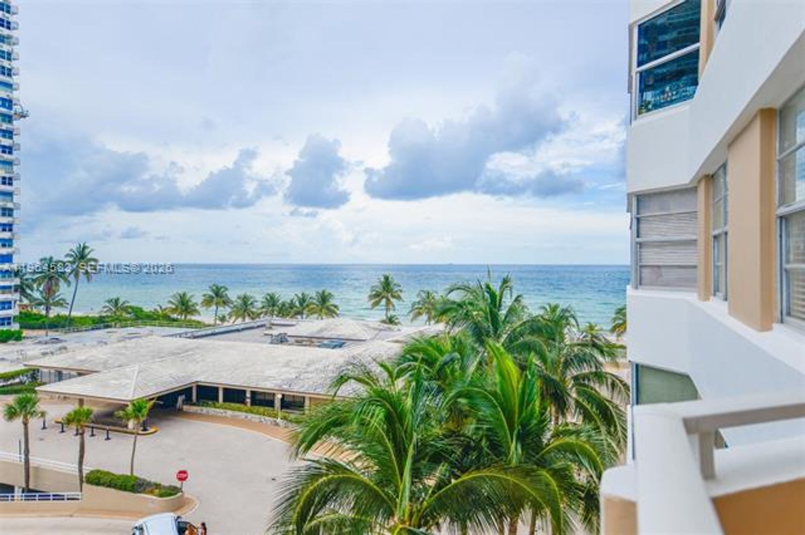 HALLANDALE BEACH Apartment: 1980 S Ocean Dr # 5D
