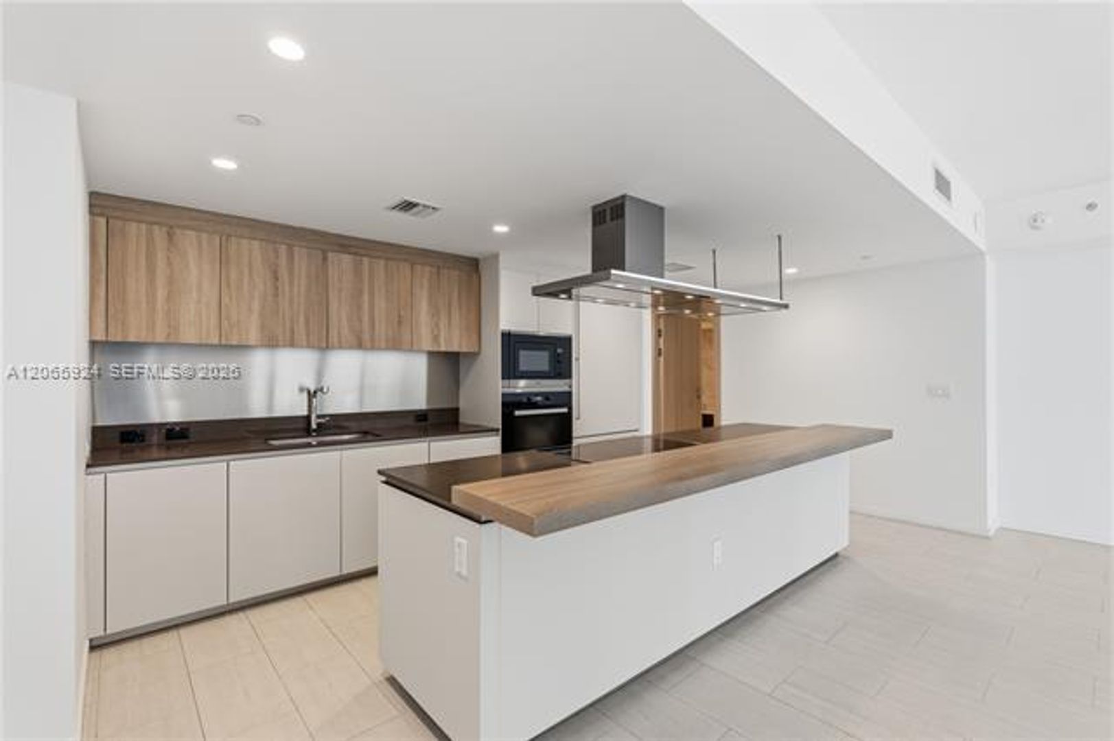 Miami Condo: 1000 Brickell Plz cu-1902