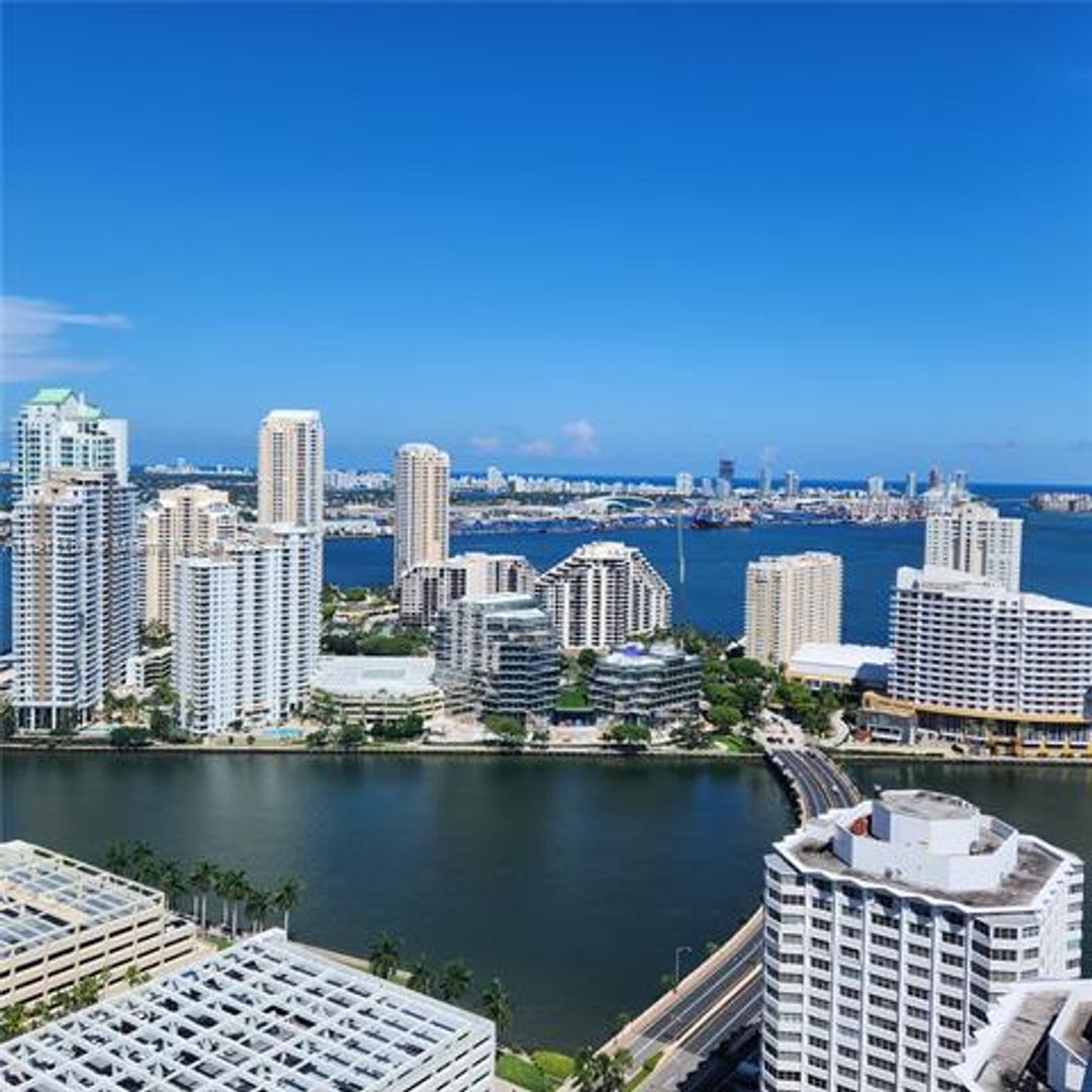 MIAMI Apartment: 950 Brickell Bay Dr unit 3702