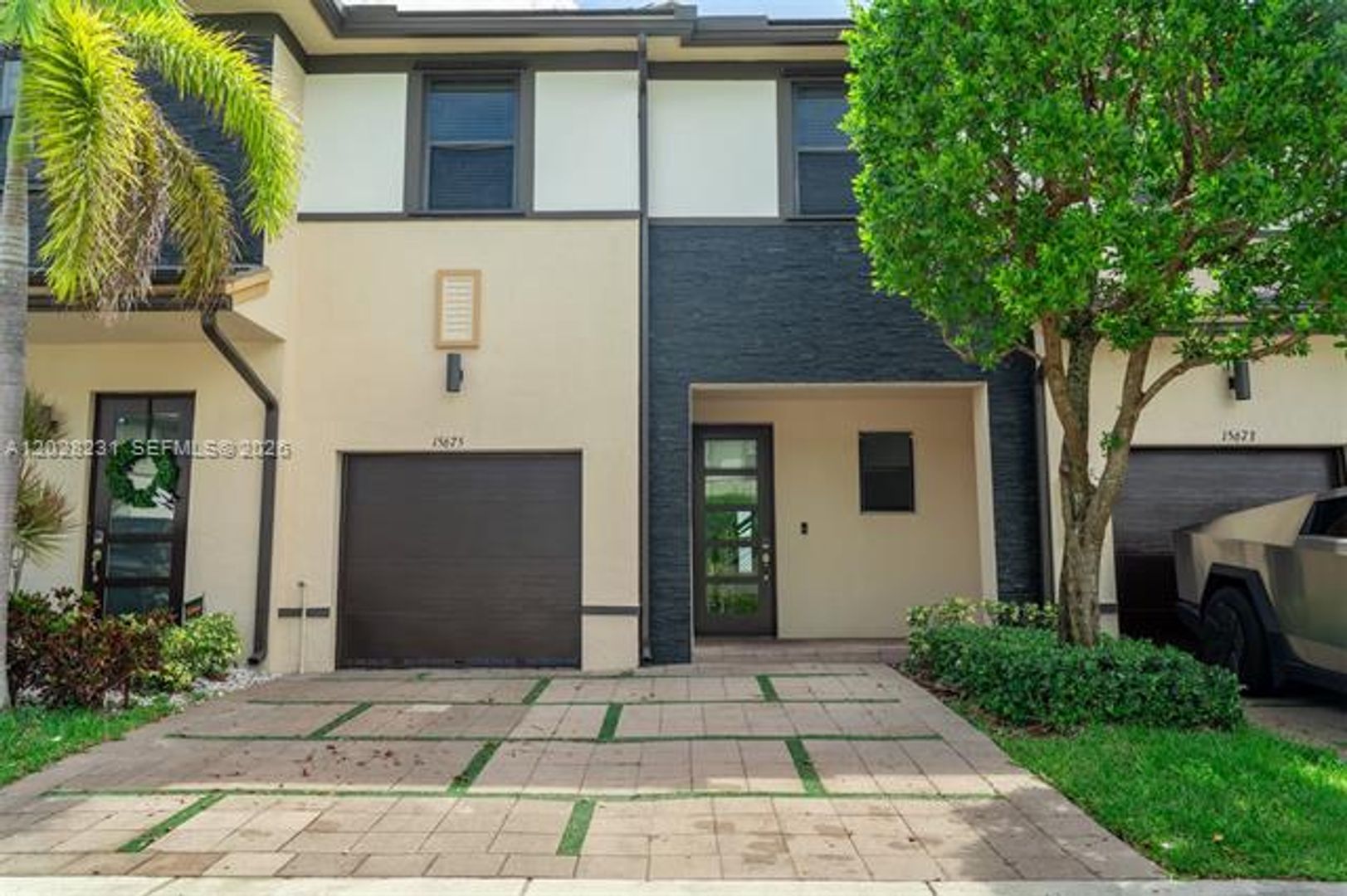 Miami Lakes Townhome: 15675 NW 91st Ct