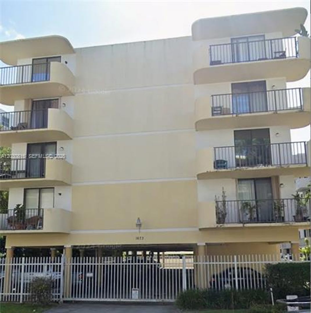Miami Beach Condo: 1673 Bay Rd # 306