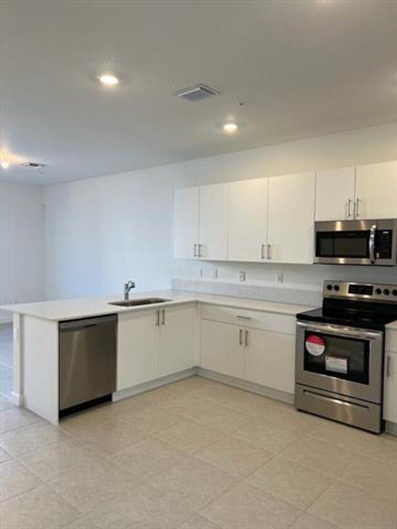 Pembroke Pines House: 237 SW 159th Way th 237