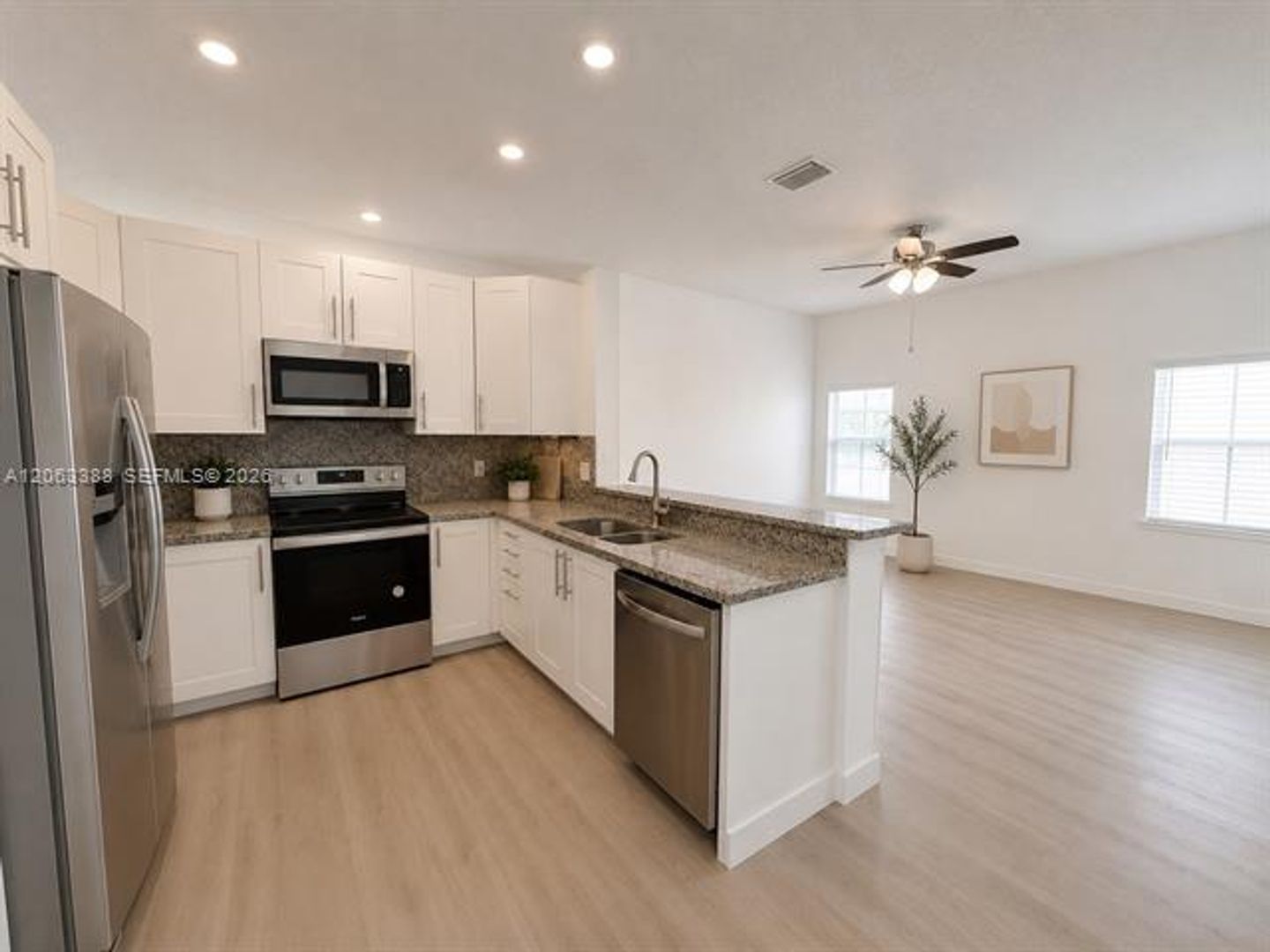 Weston House: 837 Tanglewood Cir # 837