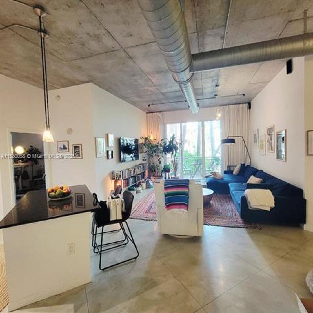 MIAMI Apartment: 2001 Biscayne Blvd unit 2215