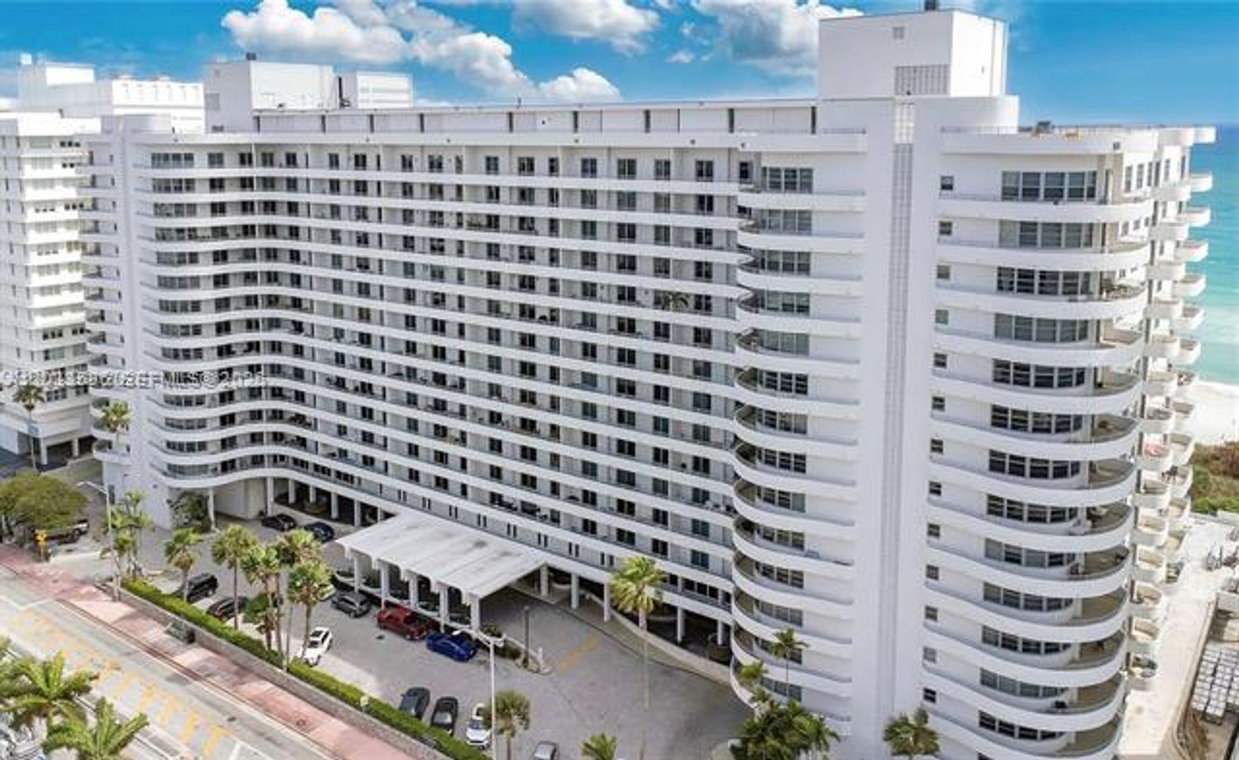 Miami Beach Condo: 5555 Collins Ave # 9V