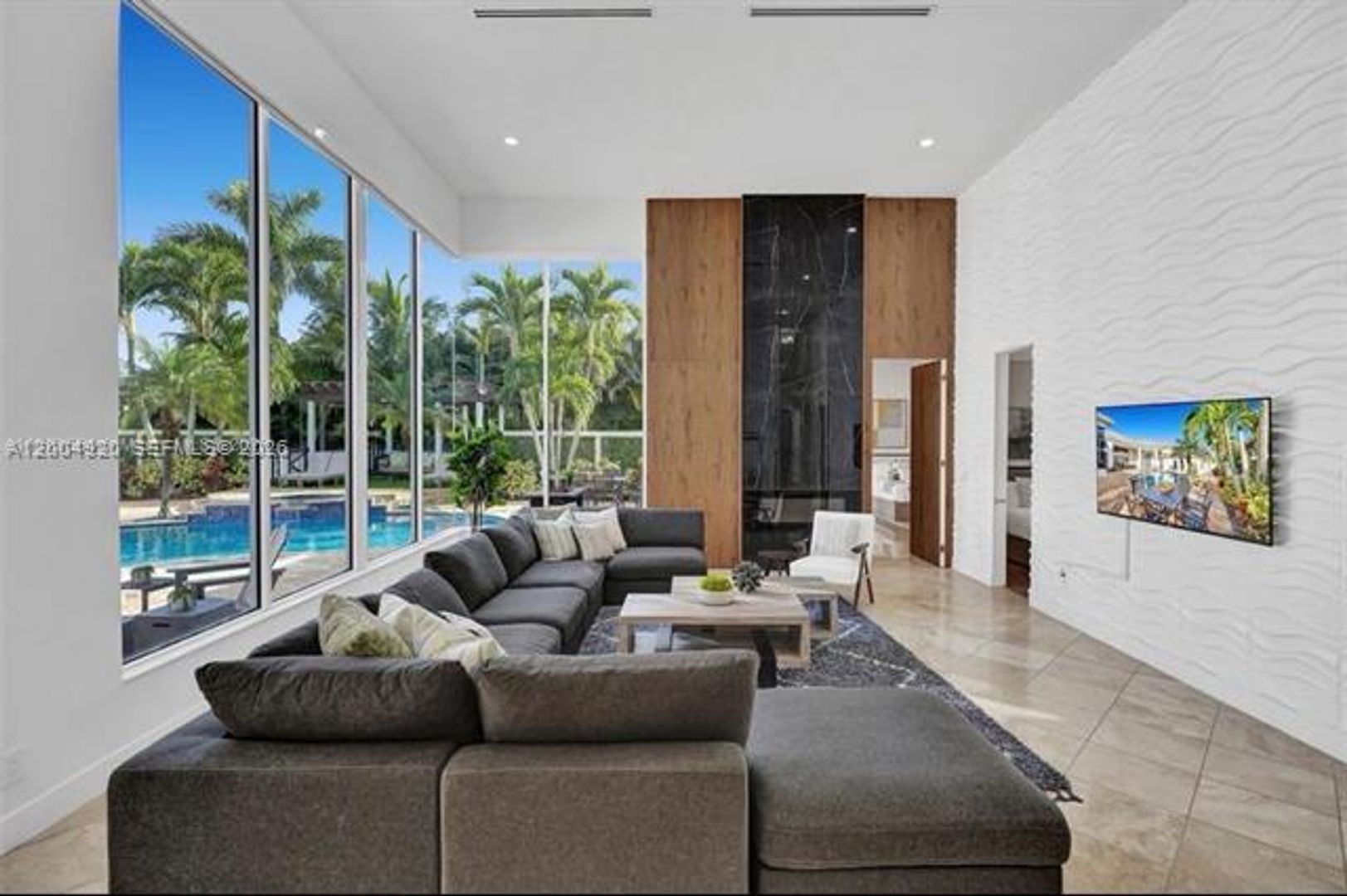 Plantation House: 11400 NW 7th St # 11400