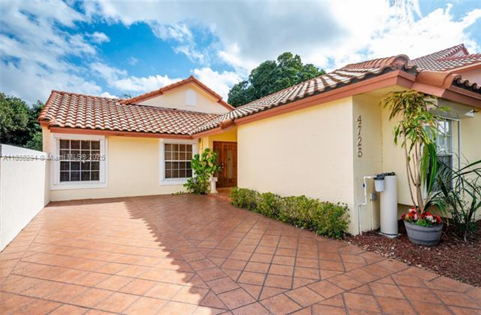 DORAL House: 4725 NW 103rd Ct #0